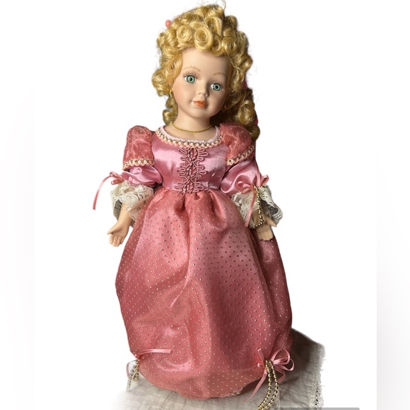 Heritage Signature Porcelain Doll Collection Millenium Crystal New in Box - Picture 3 of 11